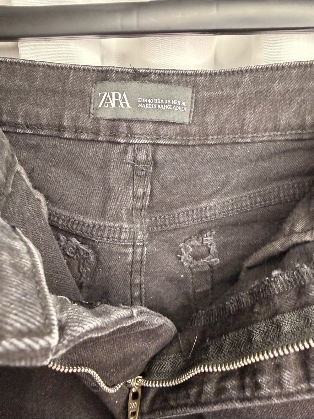 Zara Black Frayed Hem Denim Shorts Size 8 - Picture 4 of 5